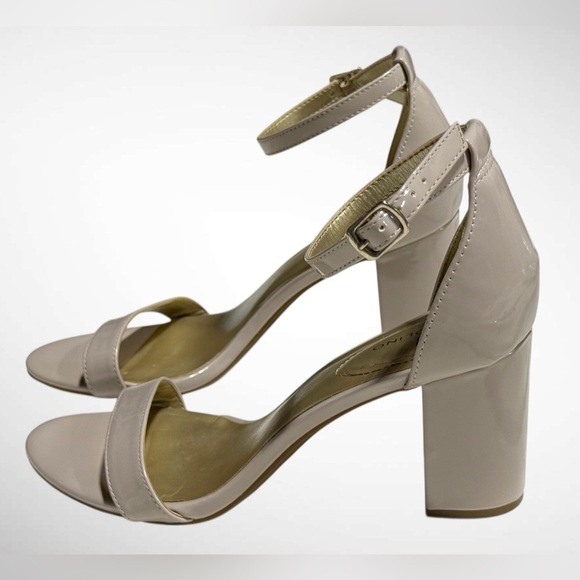 Bandolino Armory Block Heel Dress Sandals Size 8M - Picture 11 of 16